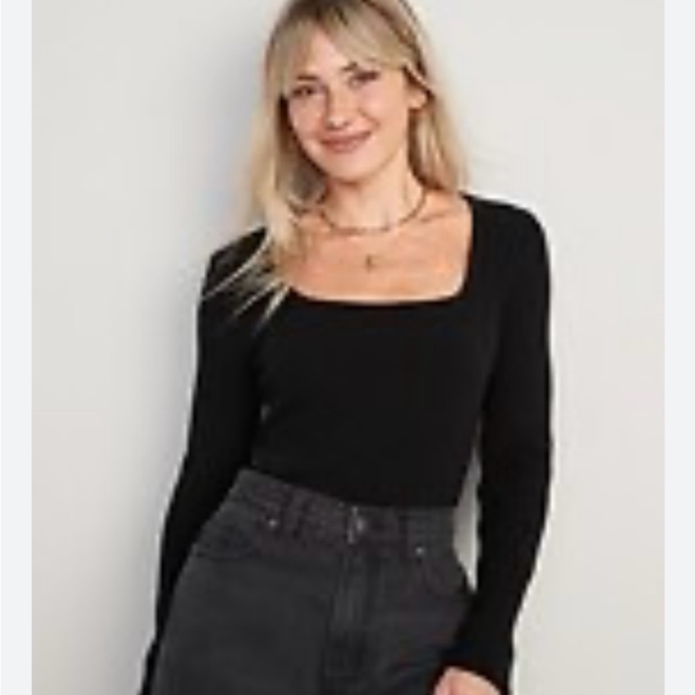 Old Navy Fitted Cropped Square-Neck Rib-Knit
Sweater black
